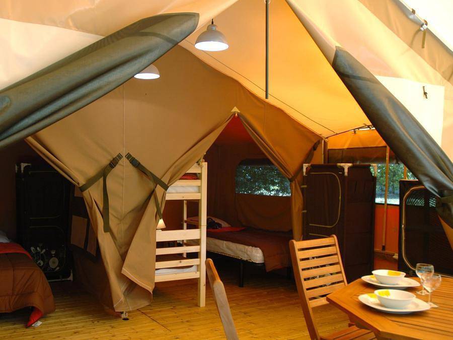 Camping les Pialades - Safarizelt 5 personen - Lodge Victoria 30m² / 2 Zimmer (ohne eigene Sanitäranlagen) in Nabirat, Périgord Noir