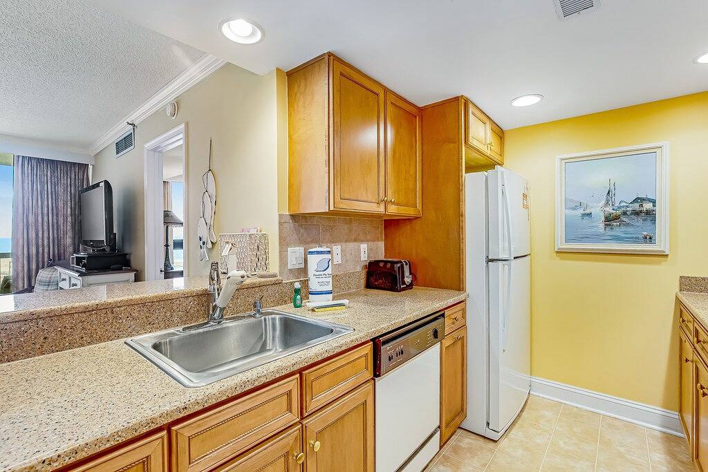 Ganze Wohnung, Sea Colony Oceanfront Condo with Shared Pool/Hot Tub/Sauna, Central Ac, & Wifi in Sea Colony, Middlesex Beach