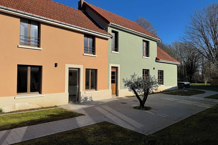 Location de vacances pour 12 personnes, avec jacuzzi à Ponts-et-Marais