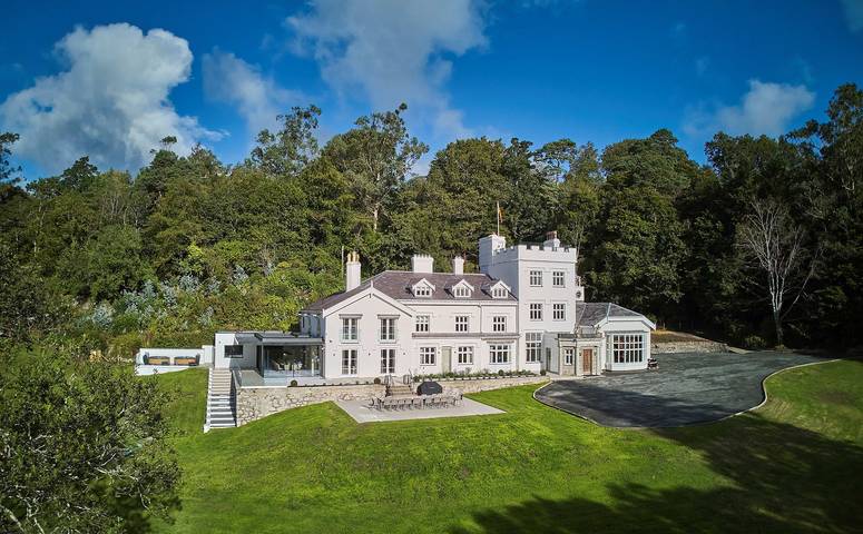 Cottage for 20 people, with sauna and hot tub on the Isle of Anglesey