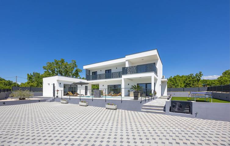 Ferienhaus für 8 Personen, mit Terrasse und Garten - 1