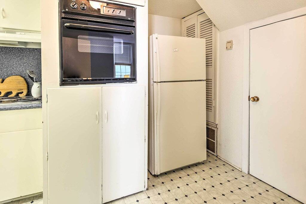 Ganze Wohnung, Lavish Galveston Apartment - 6 Blocks zum Strand! in Galveston Island, Galveston