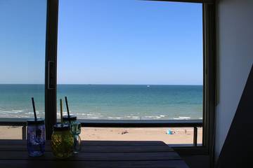 Gîte pour 4 personnes, avec jardin ainsi que balcon et piscine dans Plage du Hôme