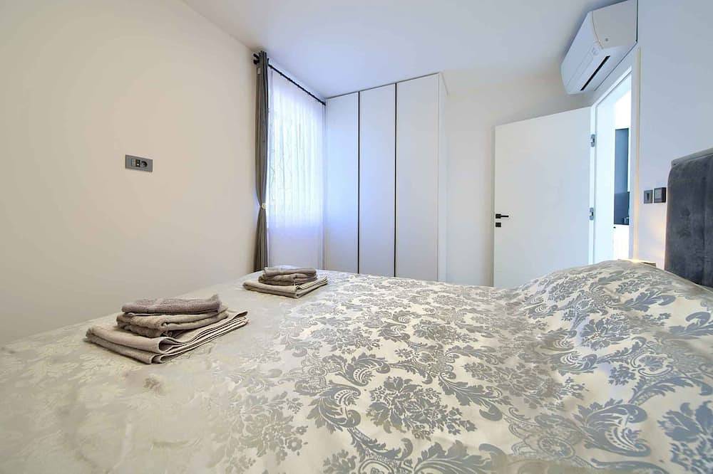 Entire apartment, Holiday Apartment Luxurious Relaxation – Mirna with Pool in Krk Town, Krk