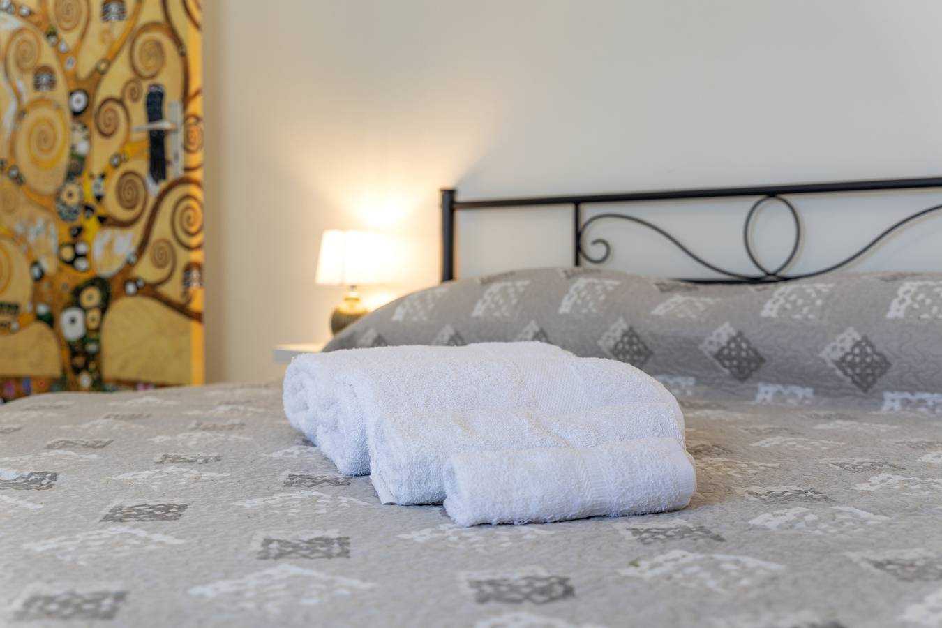 Appartamento intero, Appartamento 'Bilocale In Villa Con Piscina' con vista sulle montagne, piscina condivisa e Wi-Fi in Comiso, Provincia di Ragusa