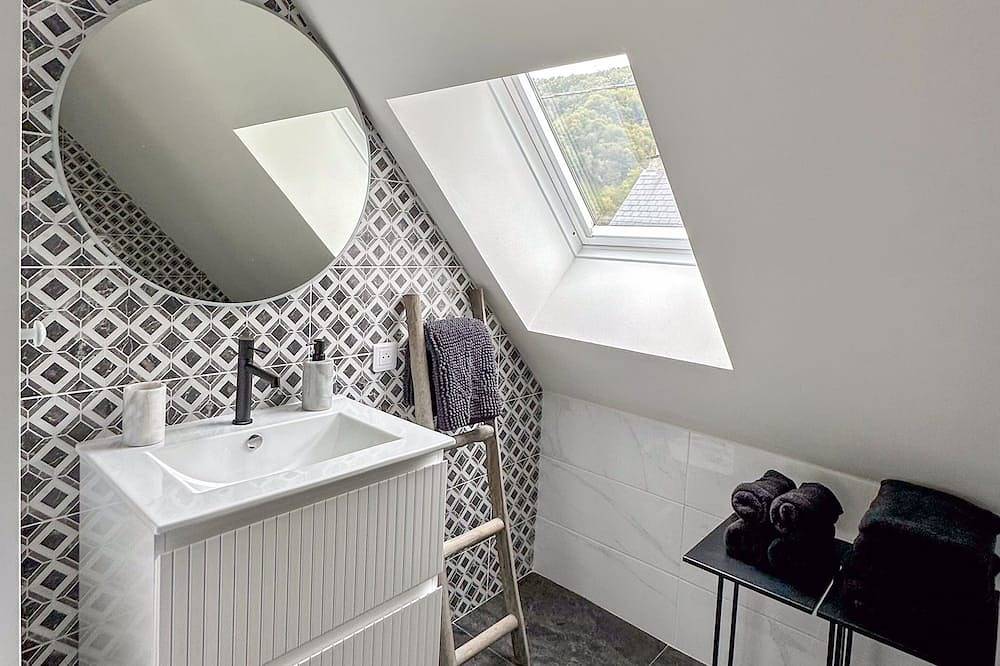 Chalet Montagne Avec Grande Terrasse et Bain Nordique à Jets in Boutx, Französische Pyrenäen