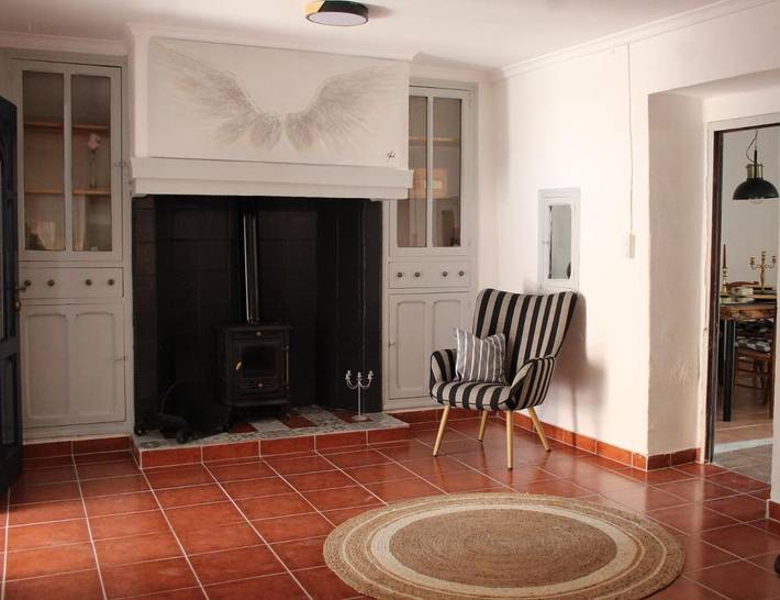 Casa rural para 6 personas, con terraza y vistas en Zarra