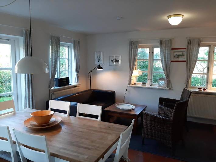 Ferienhaus für 4 Personen, mit Terrasse und Garten in Alkersum - 2