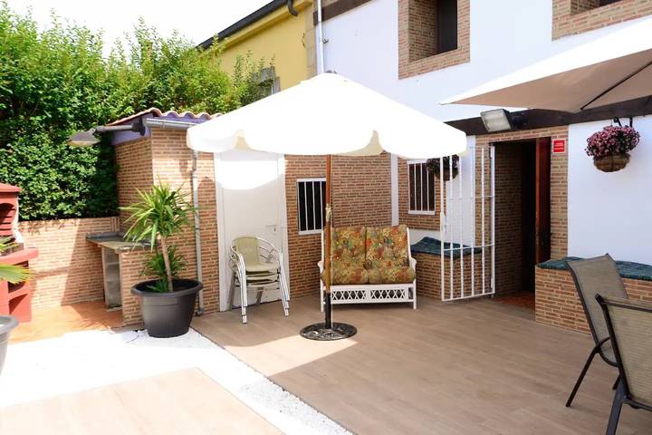 Casa rural para 13 personas, con balcón y jardín en Trasmiera - 4