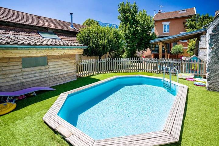 Maison de vacances pour 7 personnes, avec Terrasse et Jardin ainsi que Piscine et Vue à Fontaine