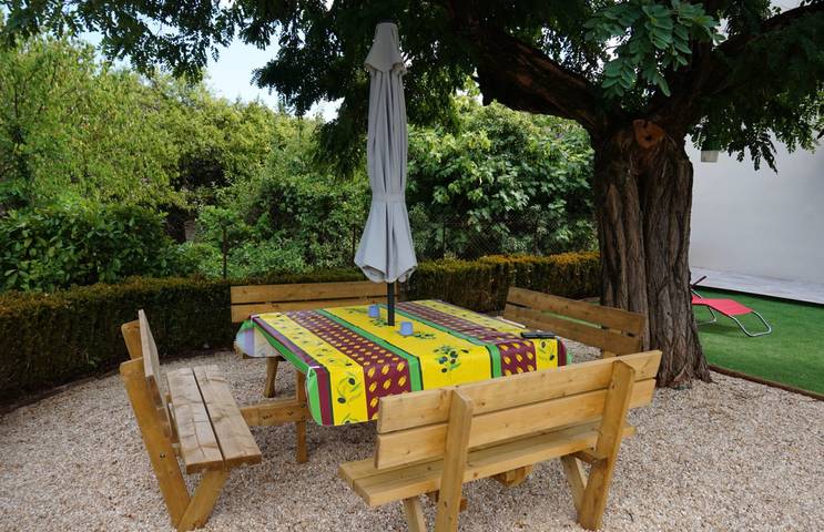 Gîte pour 6 personnes, avec terrasse et jardin à Saint-Florent-sur-Auzonnet - 3