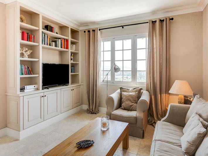 Villa pour 10 personnes, avec terrasse ainsi que jardin et piscine, adapté aux familles à Mandelieu-la-Napoule - 2