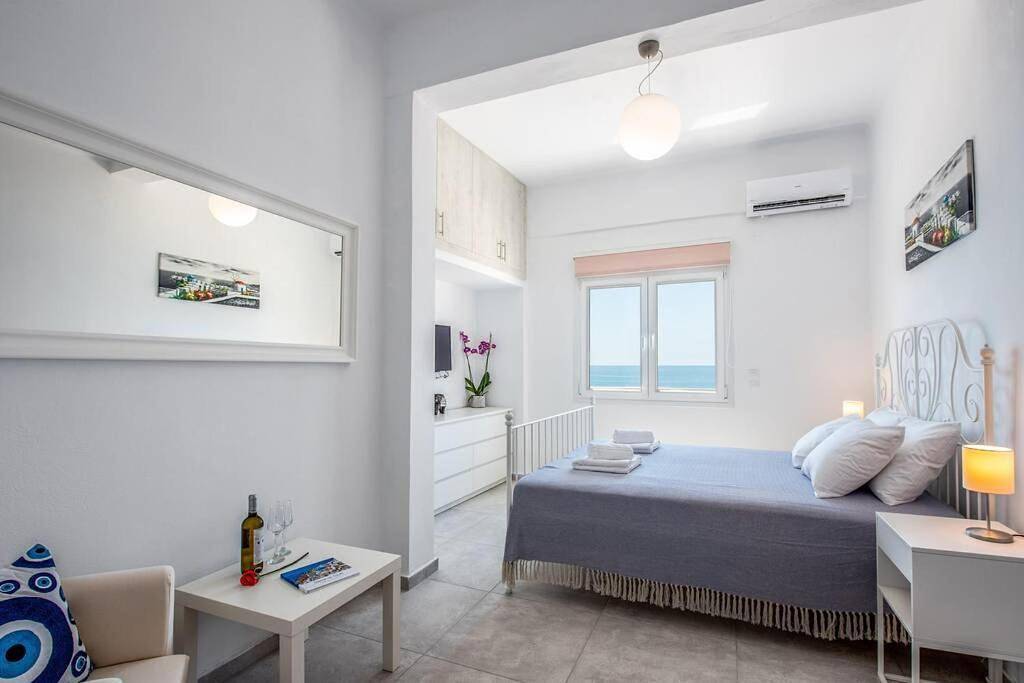 Ganze Wohnung, Amazing Seafront Suite in Ierapetra, Lasithi