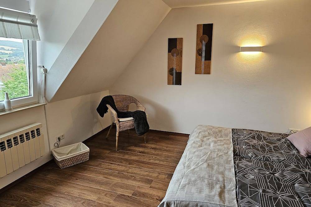 Gemütliches Ferienhaus Weitblick mit großem Balkon und Terrasse zum Entspannen in Niederaula, Rhön-Hessen