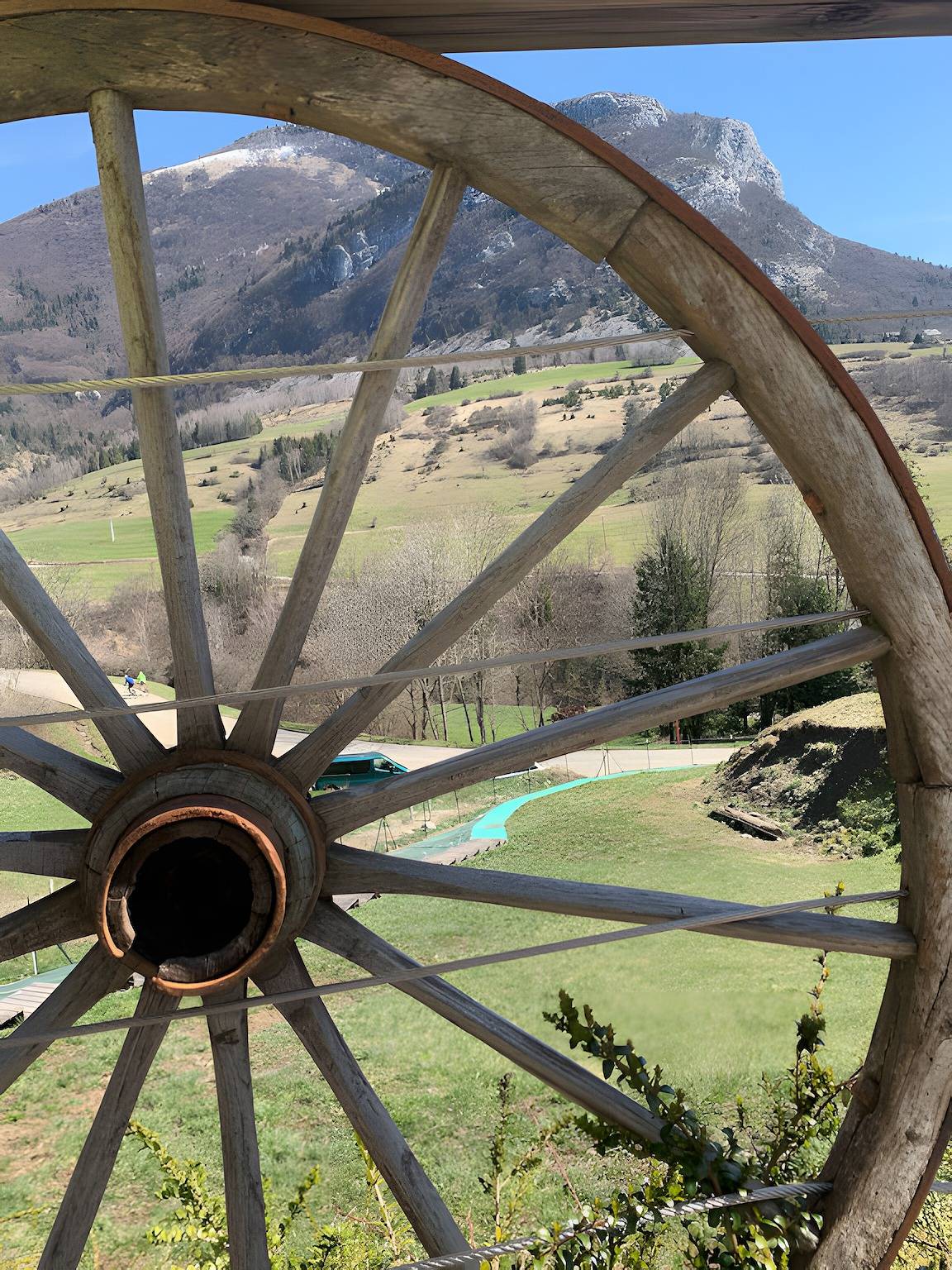 La roulotte d'Heïdi, vue sur la vallée et les montagnes in La Thuile (Savoie), Région de Chambéry
