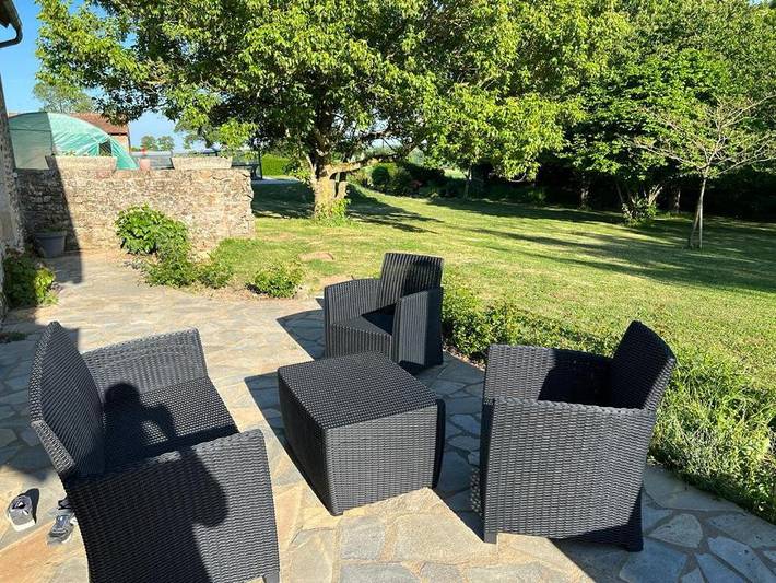 Location de vacances pour 10 personnes, avec piscine ainsi que terrasse et vue, animaux acceptés à Saint-Aubin-du-Désert - 3