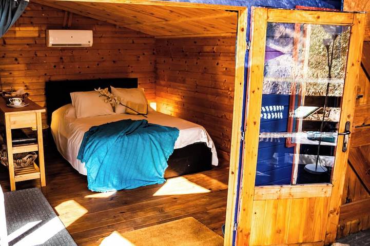 Cabaña privada de madera \"The Luv Shack\" con bañera de hidromasaje in Monda, Sierra de las Nieves