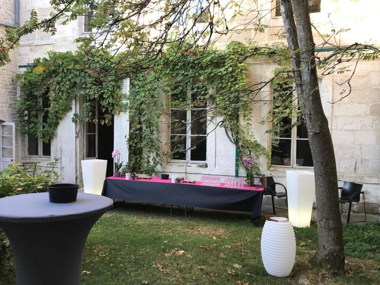 Casa espaciosa con spa, Niort in Niort, Región de Niort