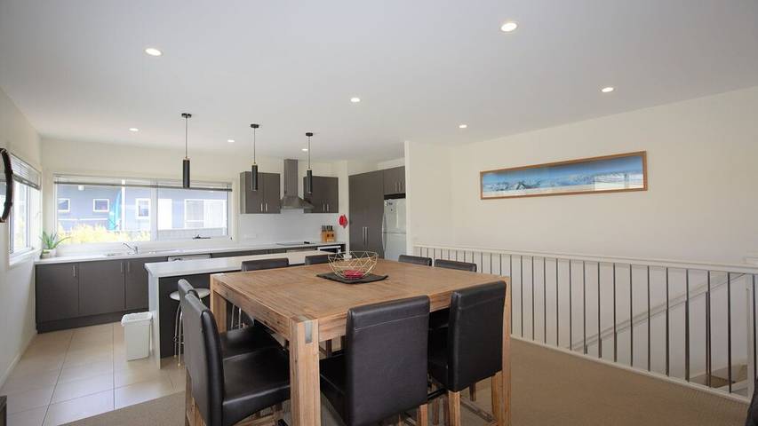 Holiday home for 8 people, with balcony in Jindabyne