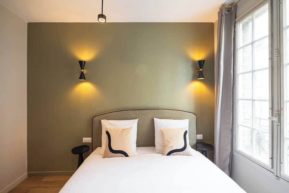 Entire apartment, Simonnot 6 Summary:<br>C in Le Pré-Saint-Gervais, Seine-Saint-Denis