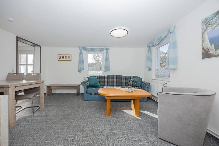 Ferienhaus für 2 Personen, mit Terrasse und Garten sowie Sauna und Ausblick in Zirkow - 3