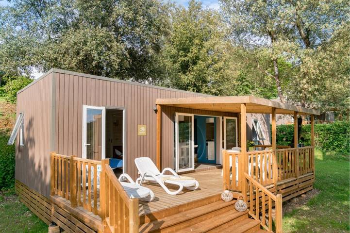 Mobil home pour 6 personnes, avec jardin ainsi que terrasse et piscine, animaux acceptés