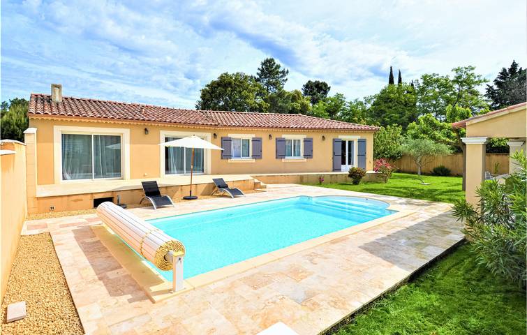 Location de vacances pour 10 personnes, avec terrasse et piscine à Mornas - 2