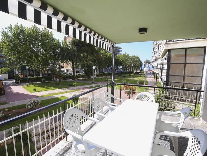 Apartamento de vacaciones para 6 personas, con vistas al mar y jardín - 1