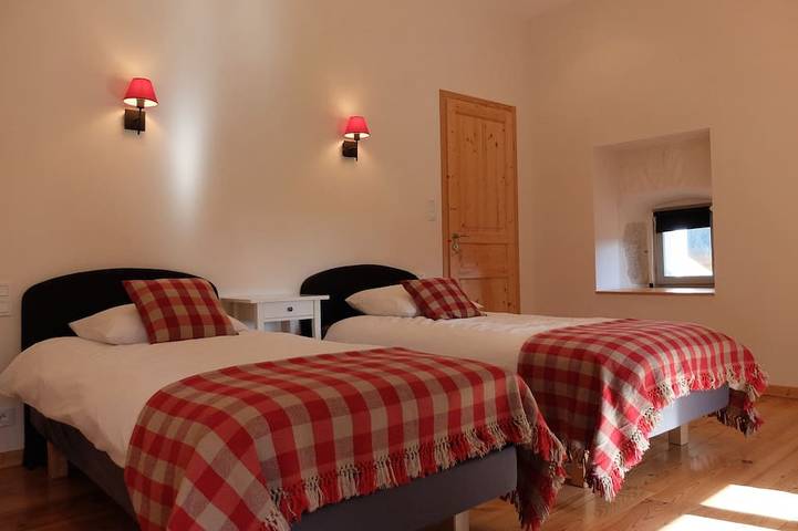 Gîte pour 8 personnes, avec jardin et sauna à Rencurel - 4