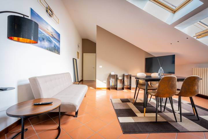 Apartamento entero, Piazza michele ferrero - sulla piazza centrale in Alba, Langhe