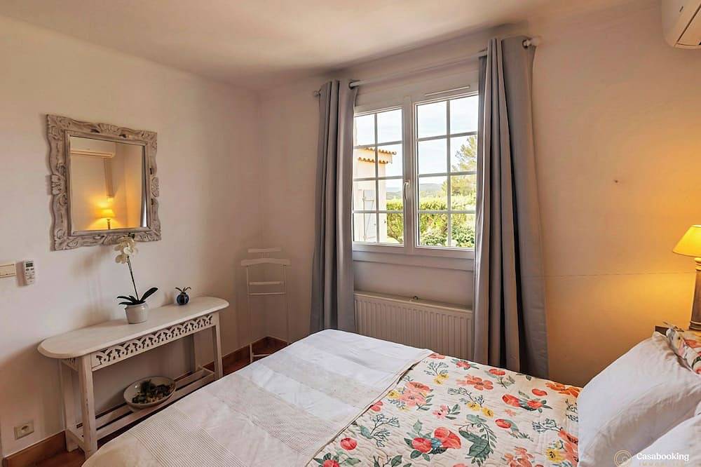 Casa-La Tarente villa piscine et panorama vignes in Taradeau, Région de Draguignan