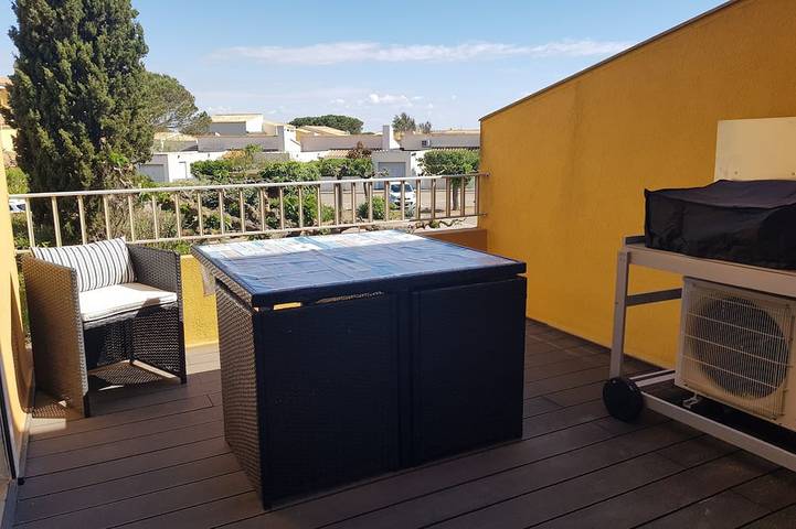 Appartement de vacances pour 4 personnes, avec terrasse et jardin