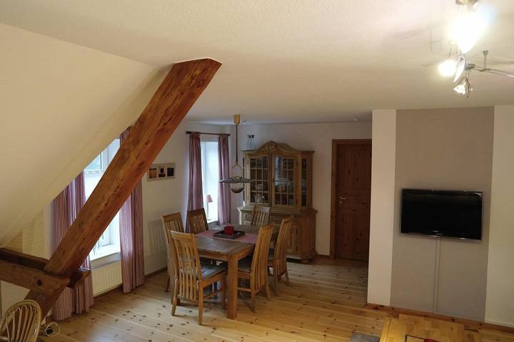 Ferienwohnung für 6 Personen, mit Garten und Balkon, kinderfreundlich