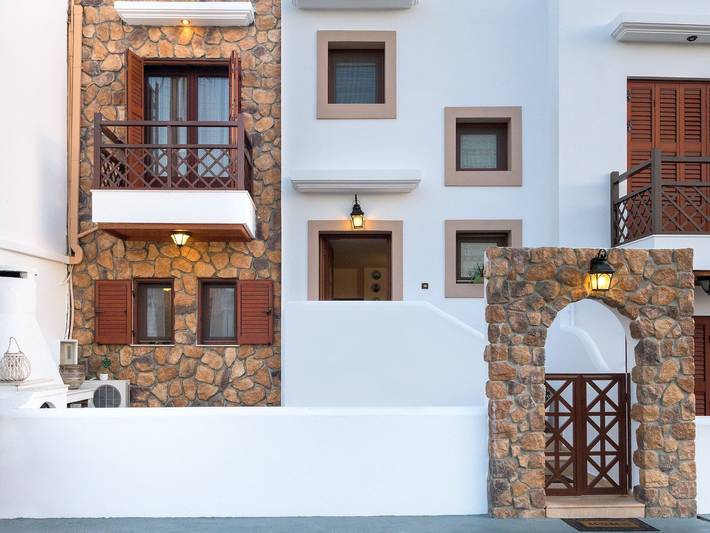 Ferienhaus für 10 Personen, mit Balkon und Terrasse sowie Whirlpool und Garten