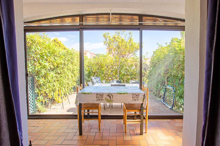 Appartamento intero, Appartamento "Le Tulipani" con terrazza privata, giardino privato e Wi-Fi in Carqueiranne, Costa mediterranea (Francia)