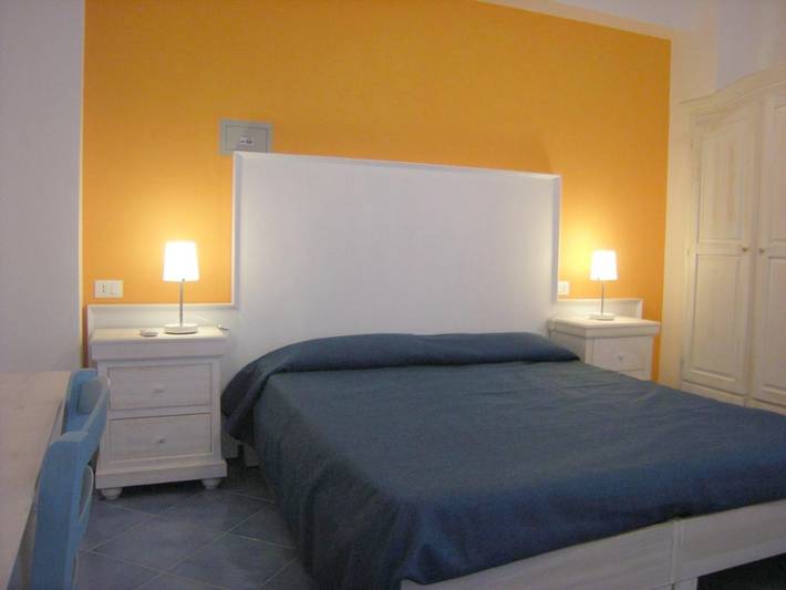 Gîte pour 3 personnes, avec vue et terrasse à Ustica - 2