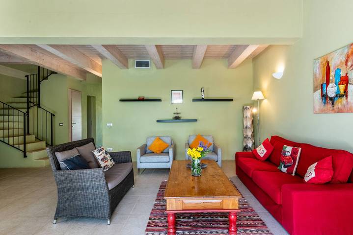 Agriturismo per 6 persone, con balcone/terrazza e idromassaggio, con animali domestici a Torrita di Siena