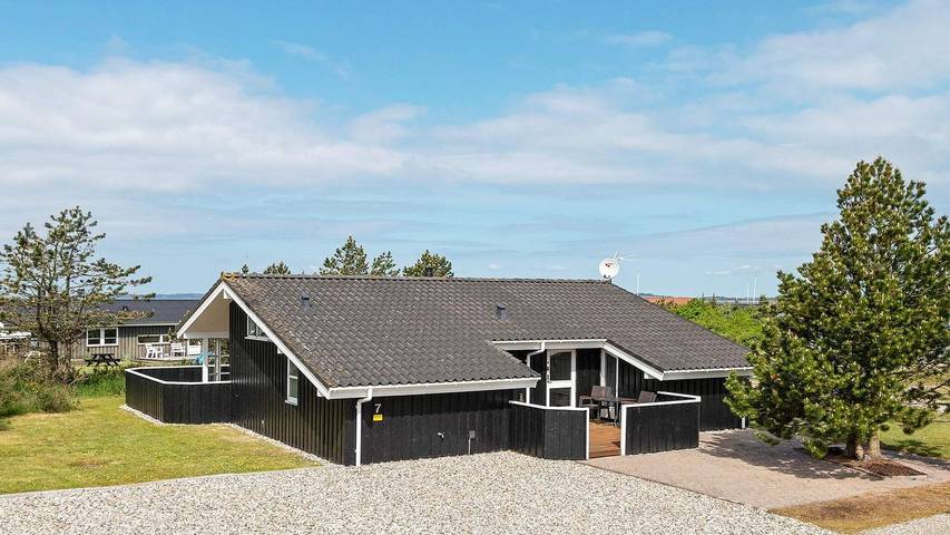 Ferieudlejning for 8 personer, med sauna og jacuzzi samt terrasse i Trend