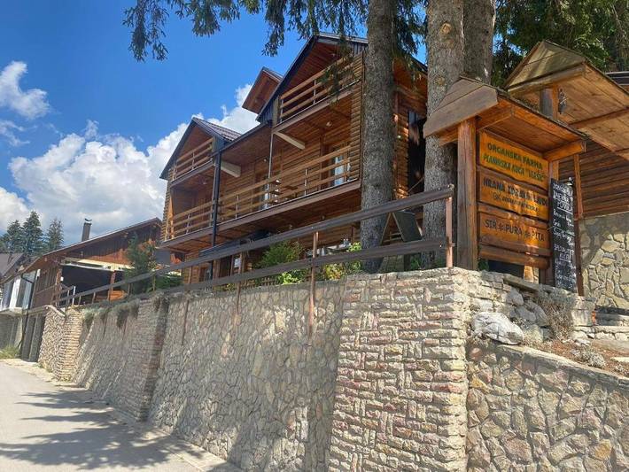 Chambre d’hôte pour 4 personnes, avec terrasse ainsi que vue et jardin