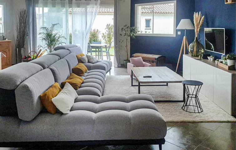 Reizende 135 m² große Ferienwohnung mit Pool und WLAN, in der Nähe von La Courtille Tavel in Tavel, Nimes und Umgebung
