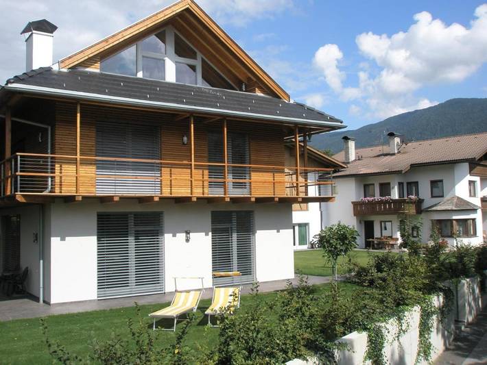 Ferienwohnung für 4 Personen, mit Ausblick und Terrasse sowie Garten - 1