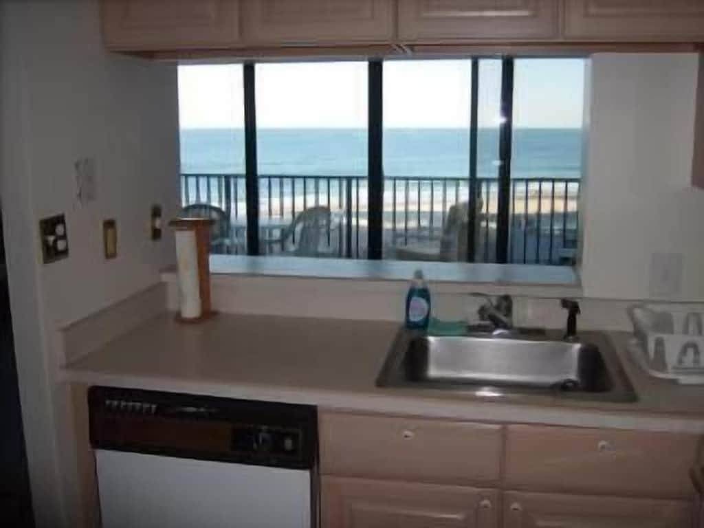 Ganze Wohnung, Oceanfront Classy Condo in der Seekolonie in Sea Colony, Middlesex Beach
