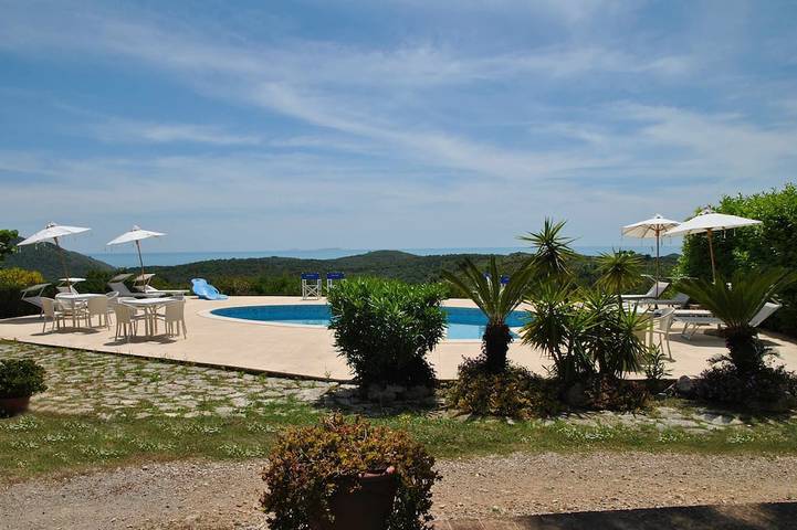 Casa vacanza per 4 persone, con piscina e giardino - 1