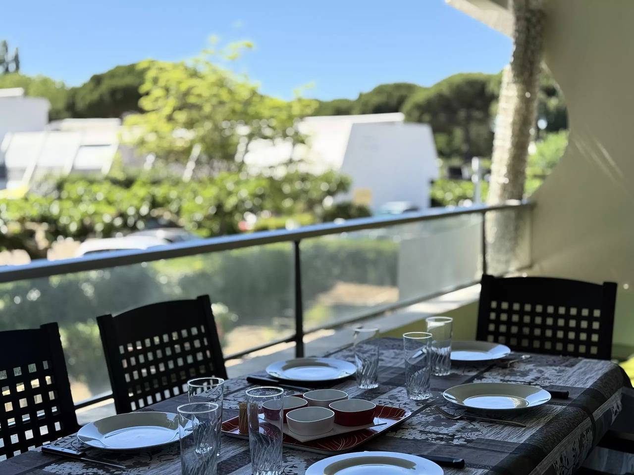Apartamento entero, Fleurie 1, renovar con gusto esta encantadora planta baja con piscina y aparcamiento in La Grande-Motte, Côte d'Améthyste