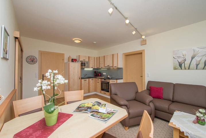 BnB für 2 Personen, mit Balkon und Garten sowie Ausblick in Kaprun