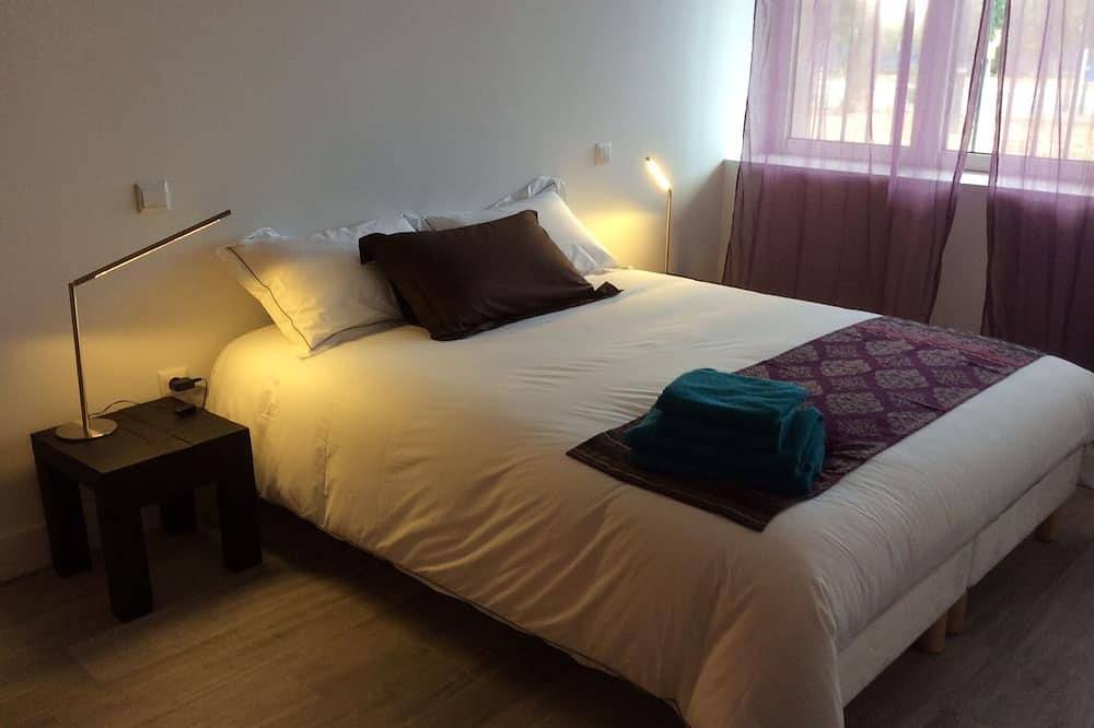 Entire apartment, Superb Seafront Terrace Apartment in Vilanova i la Geltrú, Garraf