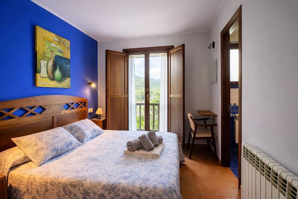 Villa Porrua 2 – Jardín con Barbacoa y chimenea in Llanes, Costa Verde