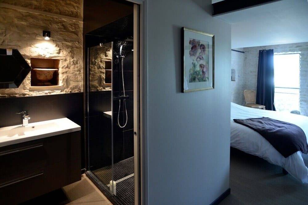 Demeure charme luxe 8km La Rochelle  ile de ré, piscine, sauna classée 5* in Marsilly, Région de La Rochelle