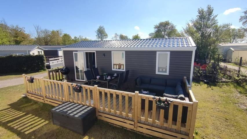 Chalet voor 4 personen, met terras en tuin in Lauwersoog