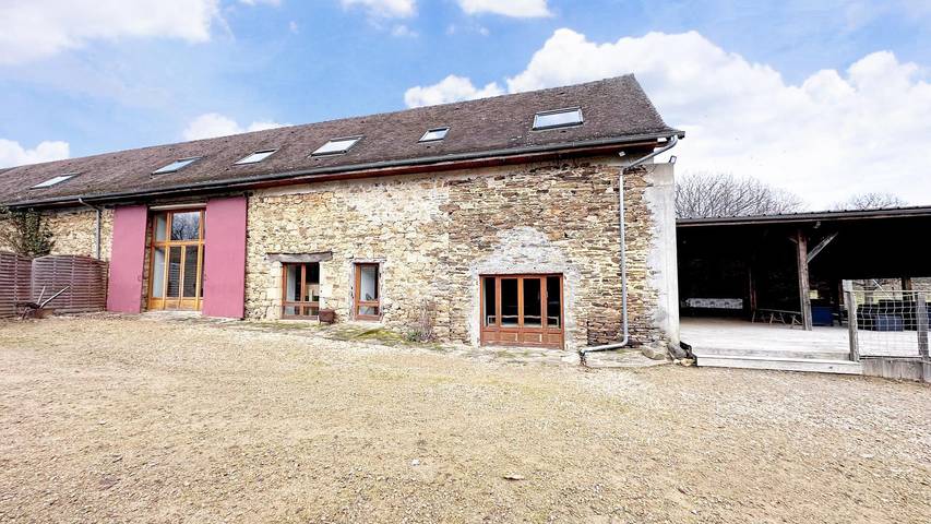 Gîte pour 15 personnes, avec piscine ainsi que jardin et terrasse, animaux acceptés à Saint-Yrieix-la-Perche - 2